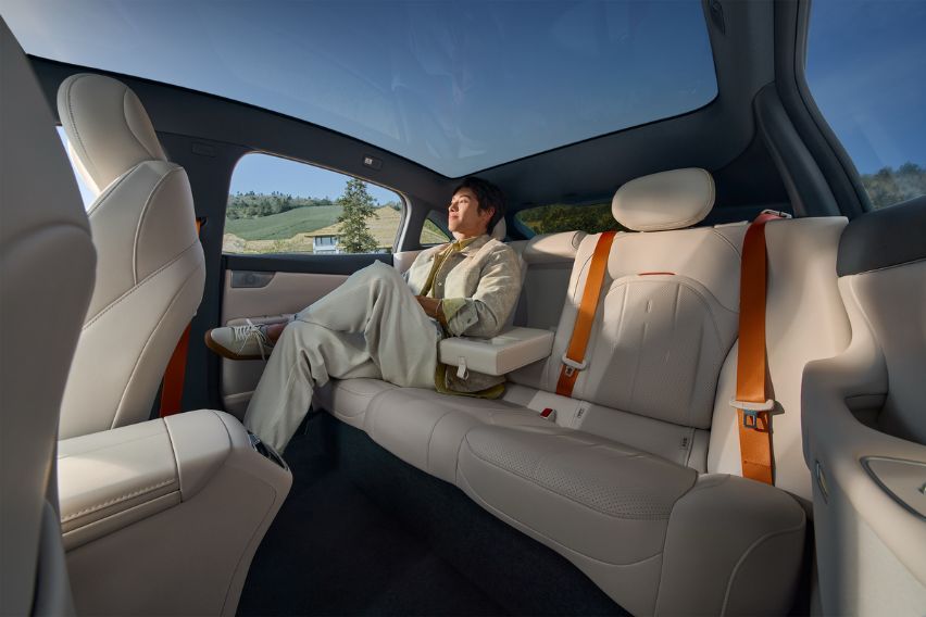 Dongfeng 007 interior