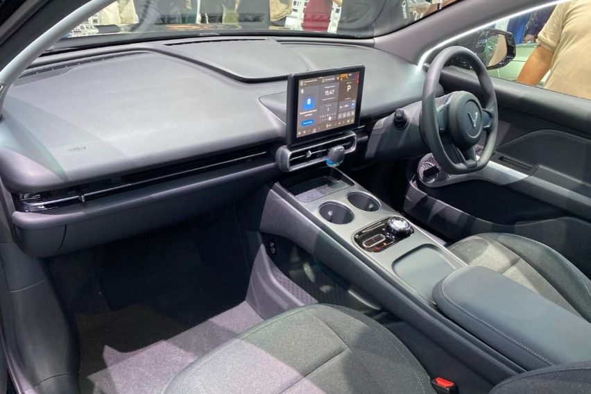 Interior VinFast Limo Green