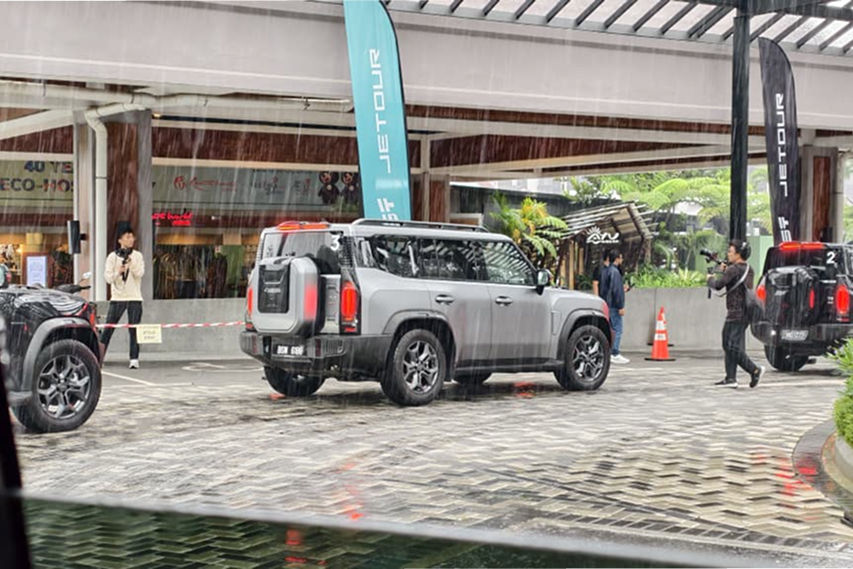 Jetour T2 side profile view