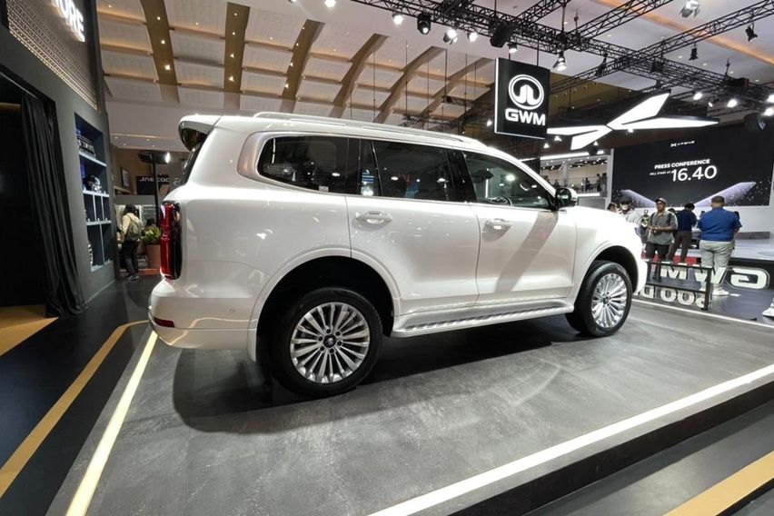 desain belakang GWM Tank 500 Diesel