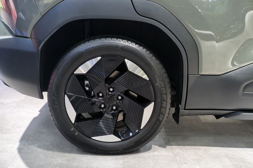 Eksterior Suzuki eVitara