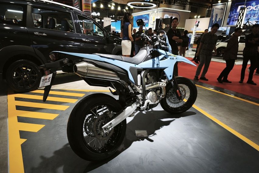 Suzuki DR-Z4SM di IIMS 2025