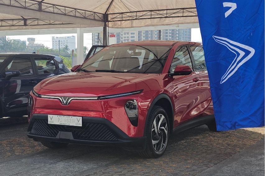 VinFast Limo Green 3