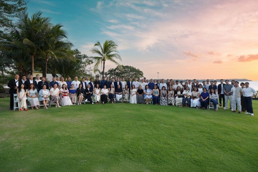 Sunset photo with dealers and UAAGI execs