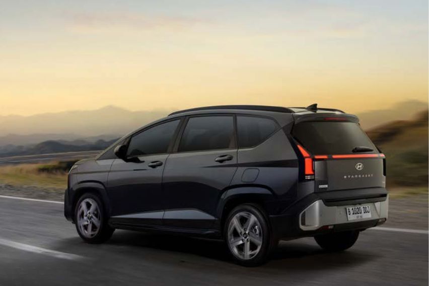 Hyundai Stargazer rear