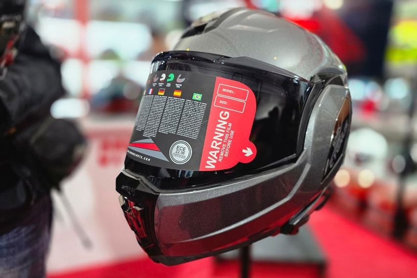 SMK dan Studds Perkenalkan Helm Baru di IIMS 2026, Tawarkan Fitur Modern dan Harga Kompetitif