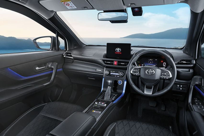 Toyota Veloz Hybrid interior