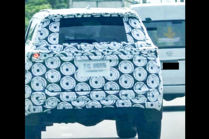 Next-gen Toyota Fortuner spy shots