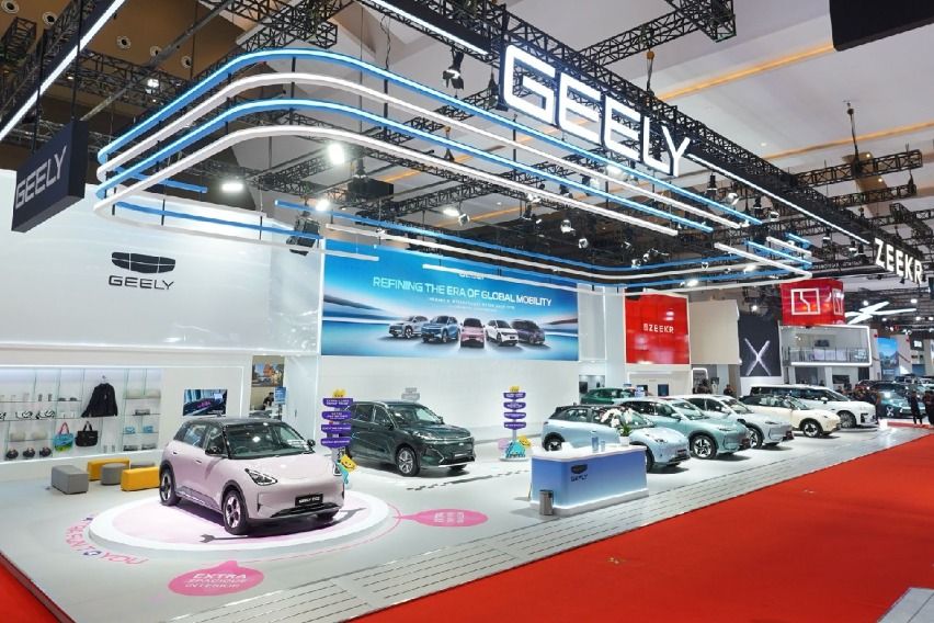 Geely Catat 1.776 Pemesanan Unit dan 2.000 Sesi Test Drive di IIMS 2026