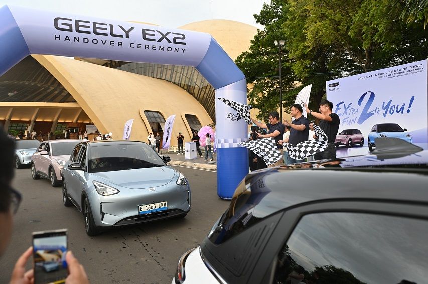 Serah terima Geely EX2