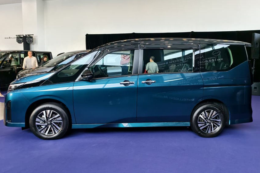Nissan Serena e-power side profile view launch
