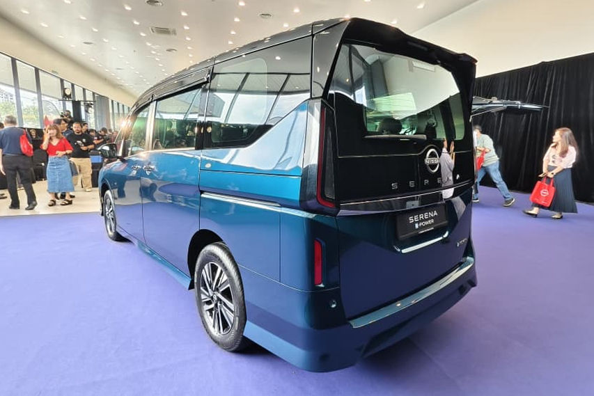 Nissan Serena e-power rear view launch