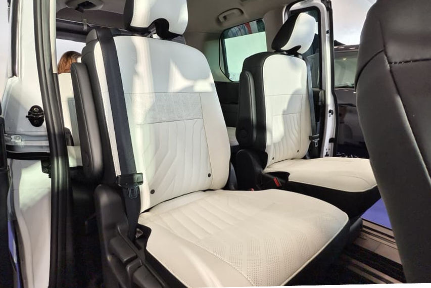 Nissan Serena e-power 2nd row seats view
