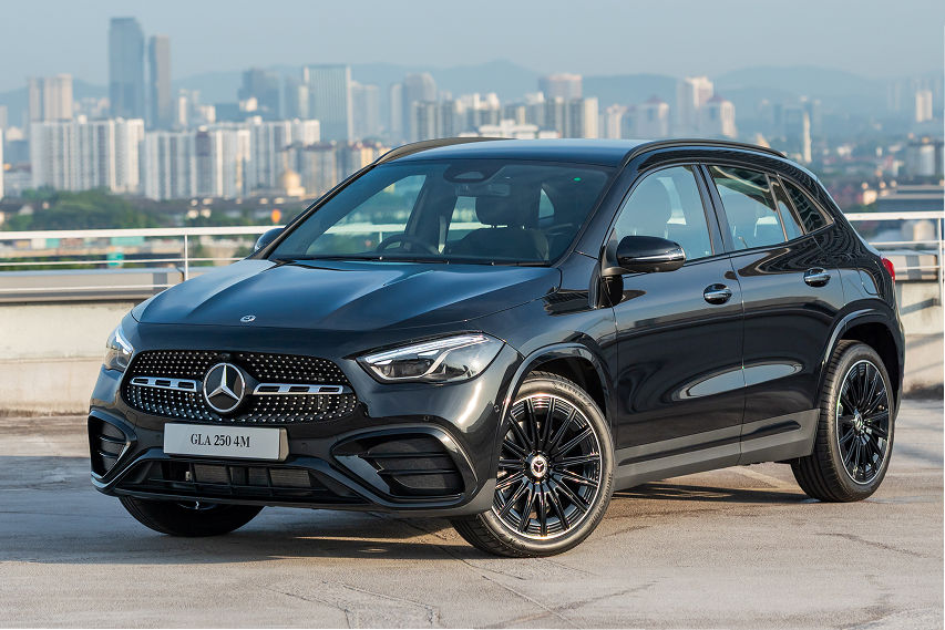 Mercedes-Benz GLA Nightfall front view
