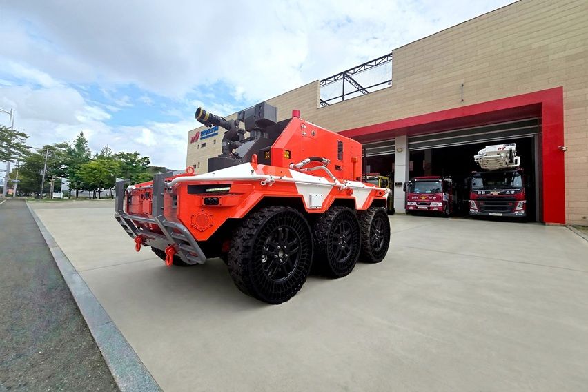 Hyundai releases unmanned firefighting robot