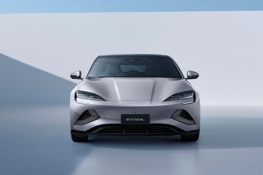 01-SEAL_LHD_Exterior_Front_download_JPG-4096px