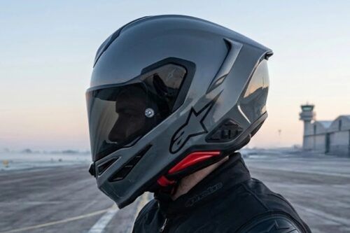 Alpinestars Rilis Supertech R-7, Helm Sport Ringan untuk Jalan Raya dan Track Day