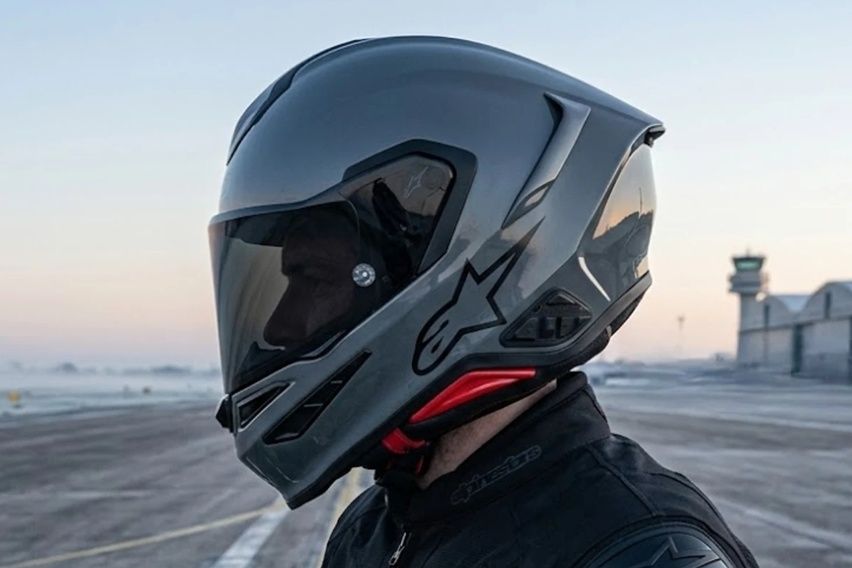 Alpinestars Rilis Supertech R-7, Helm Sport Ringan untuk Jalan Raya dan Track Day