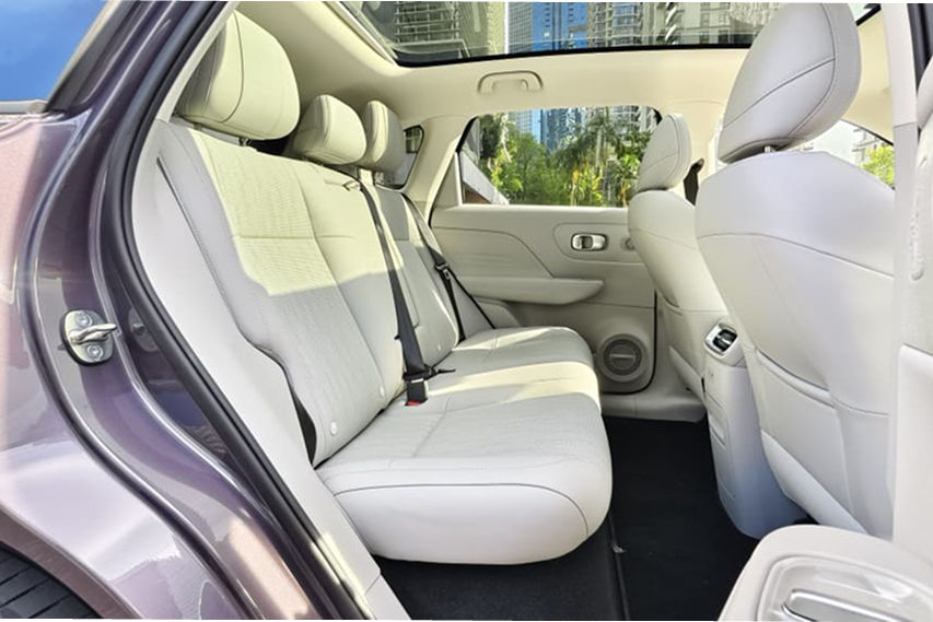 Leapmotor B10 rear seats review 