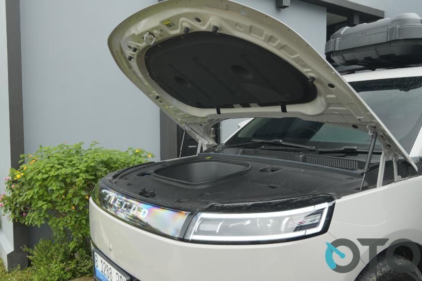 Jaecoo J5 EV front trunk