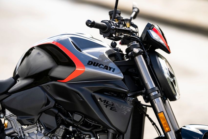 Ducati Monster MY26