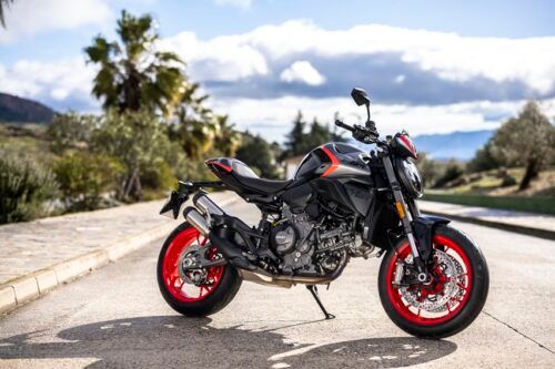 Ducati Monster 2026 Tampil Lebih Berani dengan Corak Sport Baru yang Ikonik