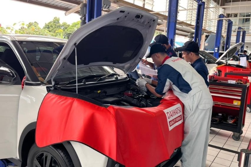 servis mobil di bengkel resmi Daihatsu