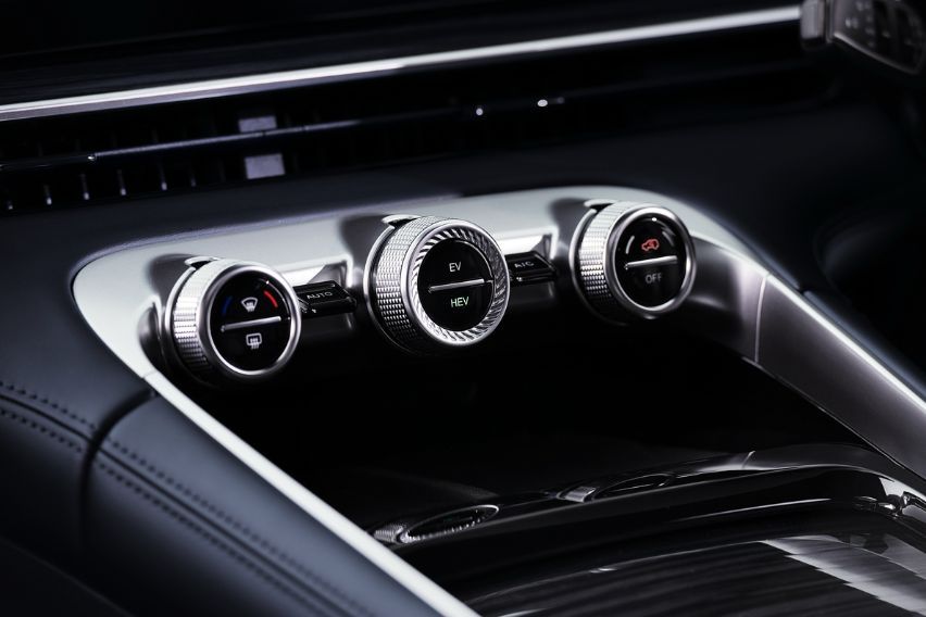 Omoda C9 PHEV drive mode switches