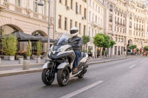 Yamaha Tricity 300 2026, Skuter Pertama di Dunia yang Dilengkapi Airbag