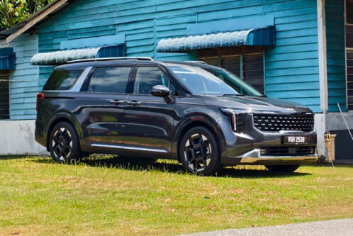 Review: Kia Carnival facelift 7 Seater - MPV comfort meets good SUV-like driving
