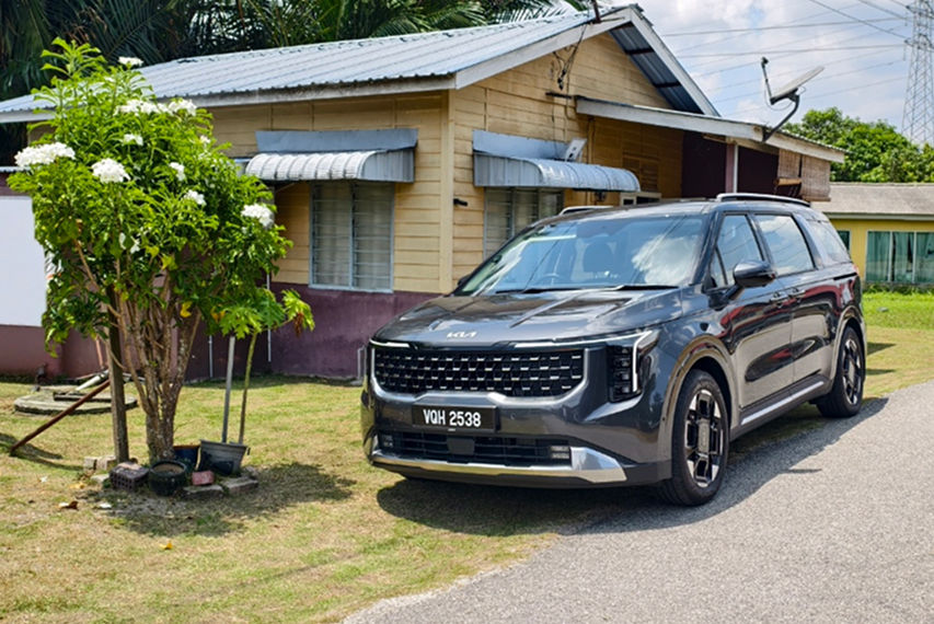 Kia Carnival facelift Malaysia 7 seater front view