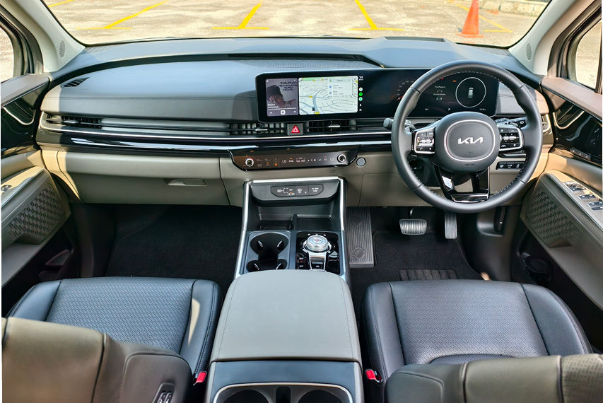 Kia Carnival facelift Malaysia interior dash view