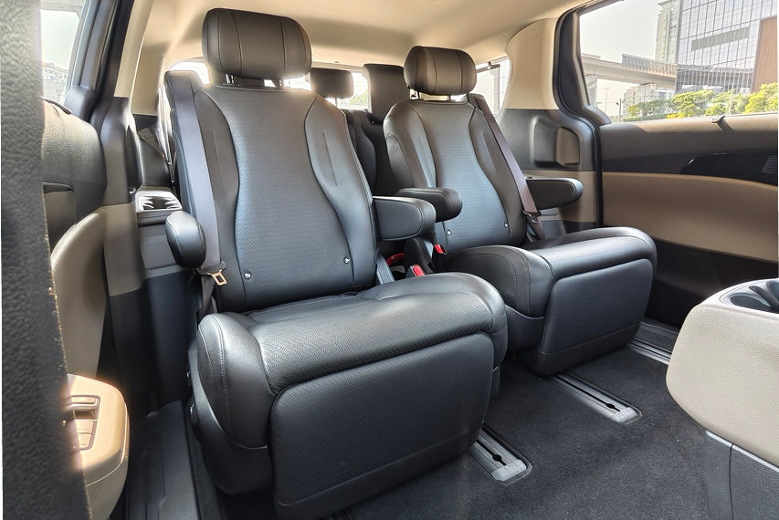 Kia Carnival facelift Malaysia rear seats view