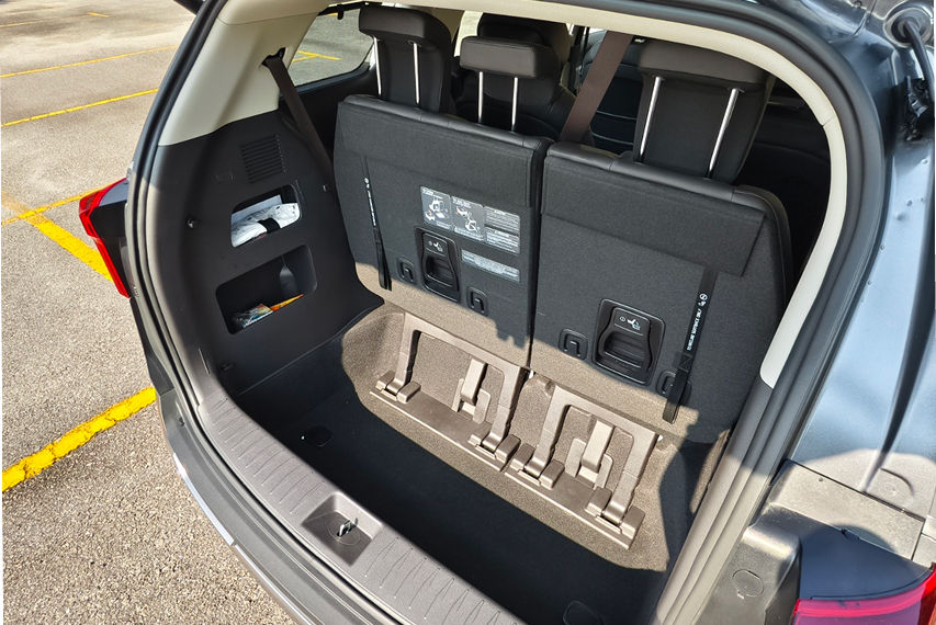 Kia Carnival facelift Malaysia boot space view