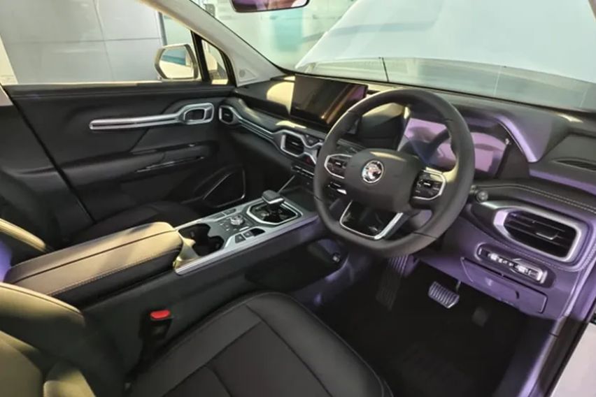 Proton X90 interior
