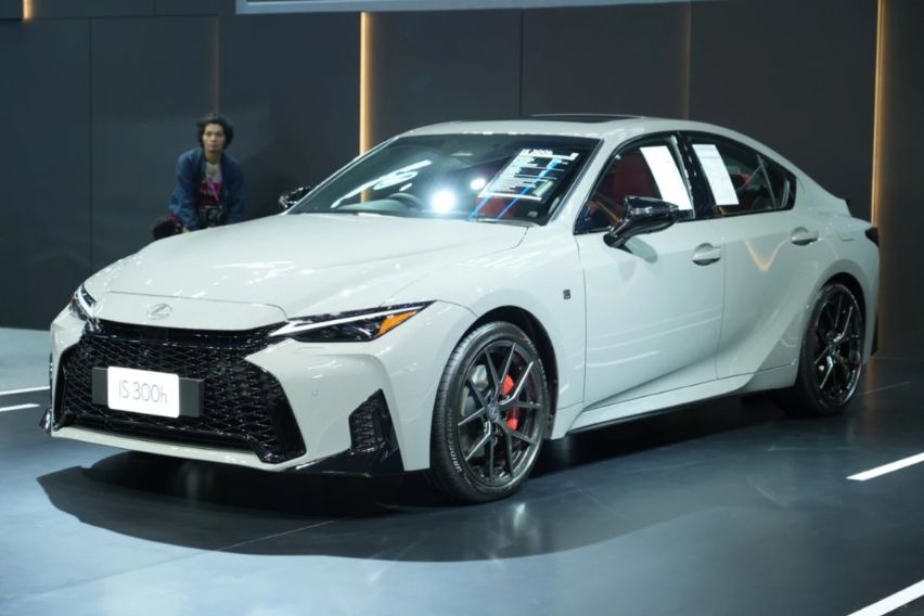 2026 Lexus IS facelift