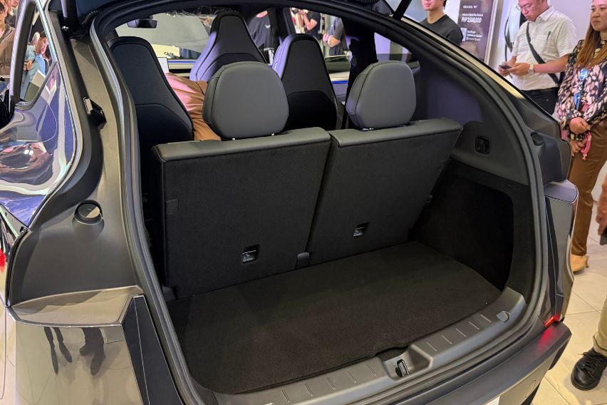 Tesla Model 3 three row 5