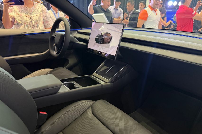 Tesla Model 3 three row 7