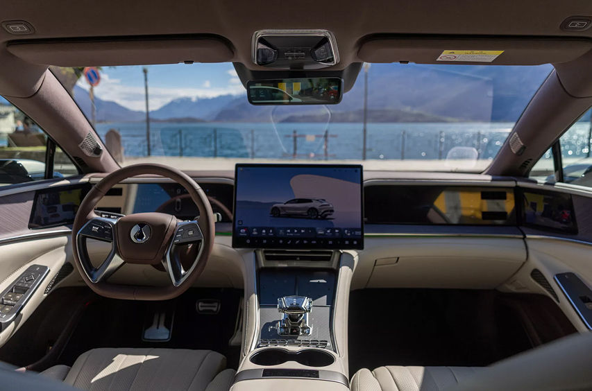 Denza Z9GT interior view