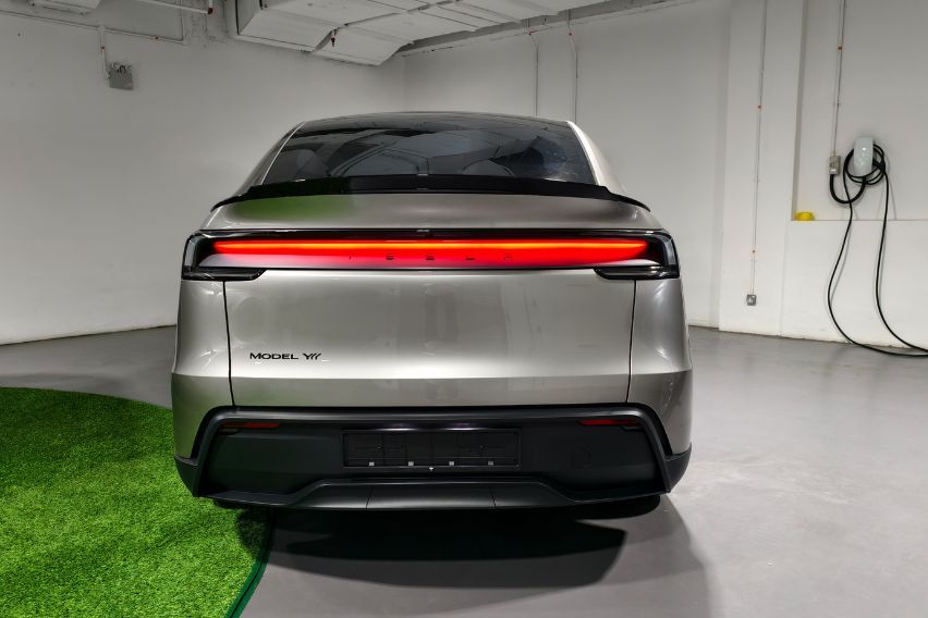 Tesla Model Y L  rear