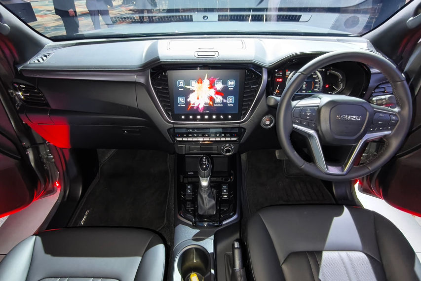 2026 Isuzu D-max interior view