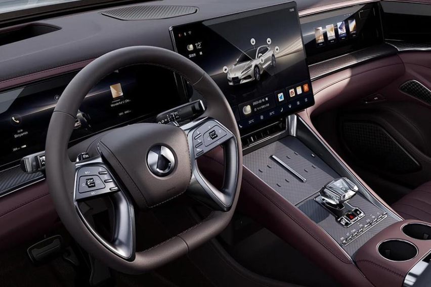 Denza Z9GT interior