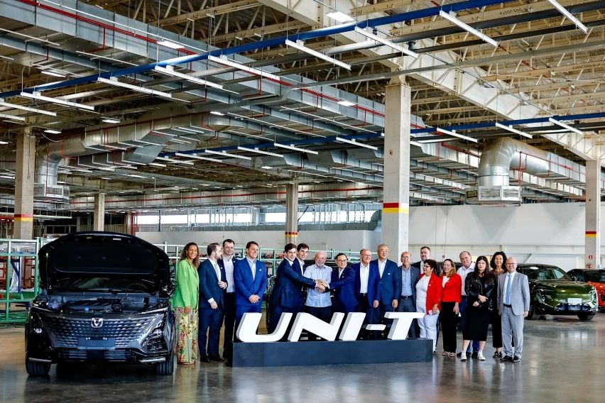 200 Insinyur Kembangkan Changan UNI-T agar Bisa Minum Campuran Bensin dan Etanol