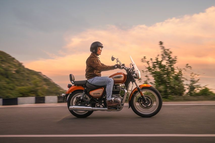 Meteor 350 Sundowner Orange