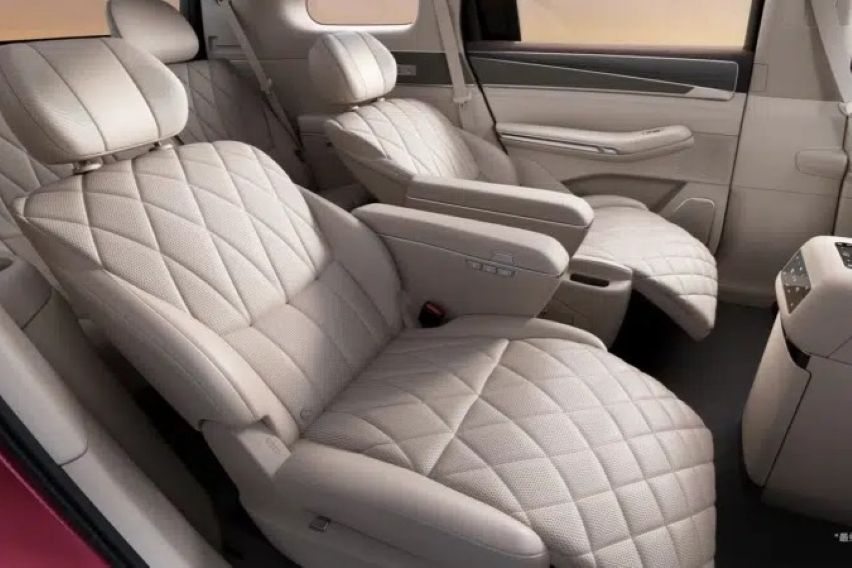 Interior BYD Great Tang