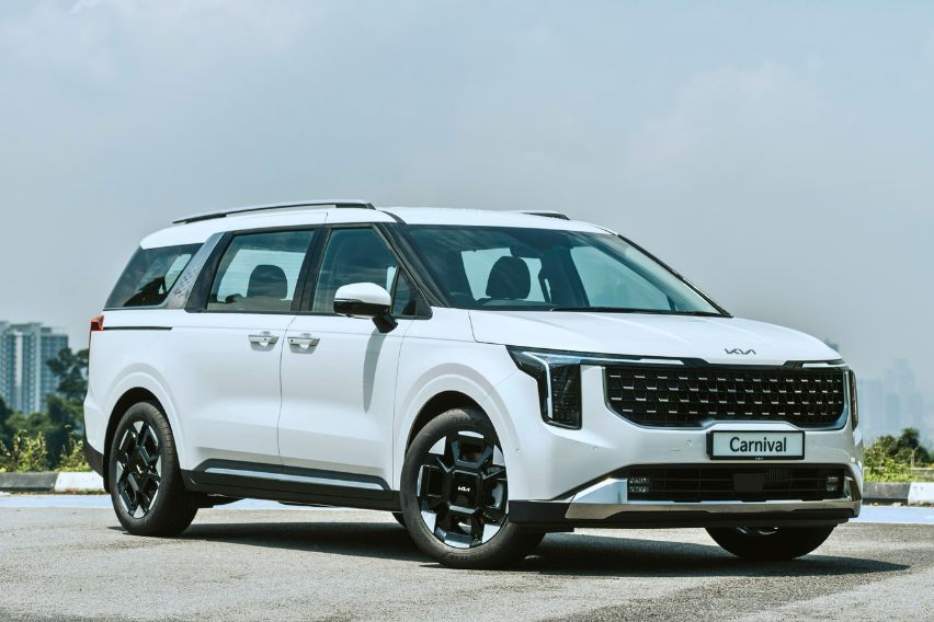New 8-Seater Kia Carnival launched in Malaysia - CKD, starts from RM 238,888