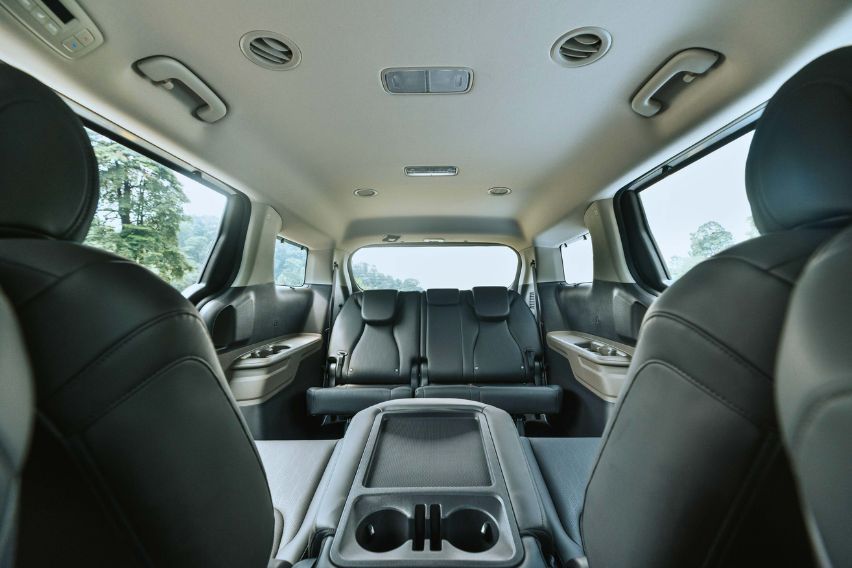 Kia Carnival seats
