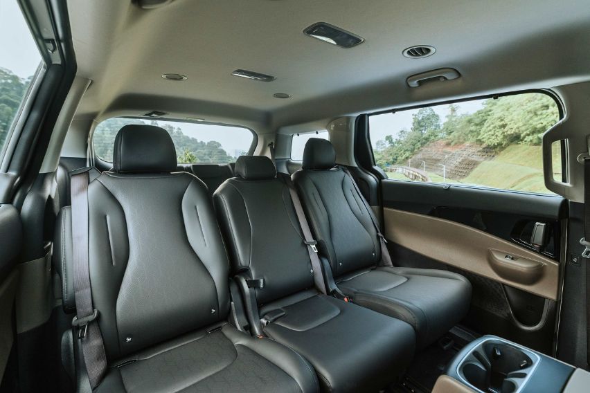 Kia Carnival seats