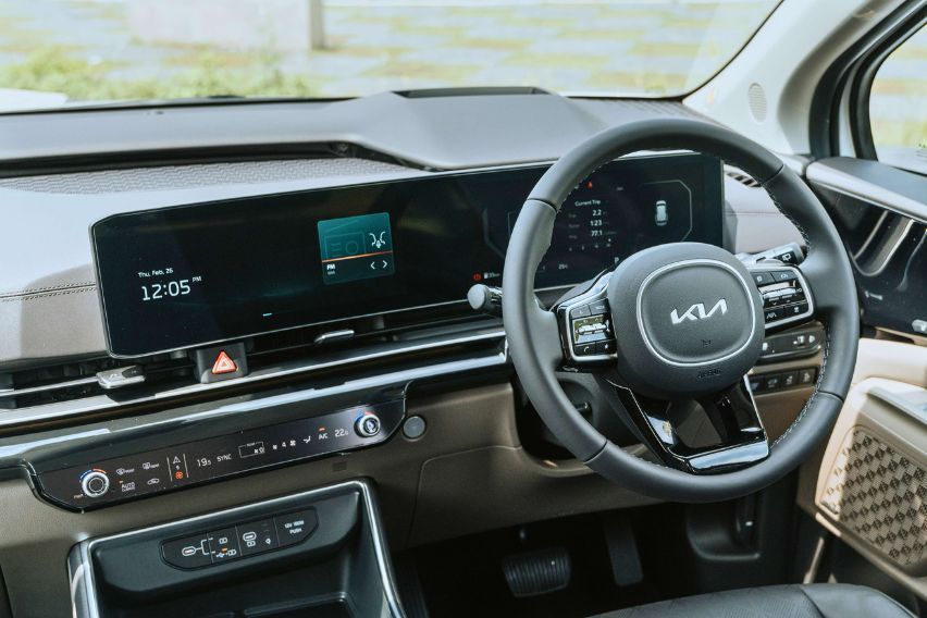 Kia Carnival interior dashboard