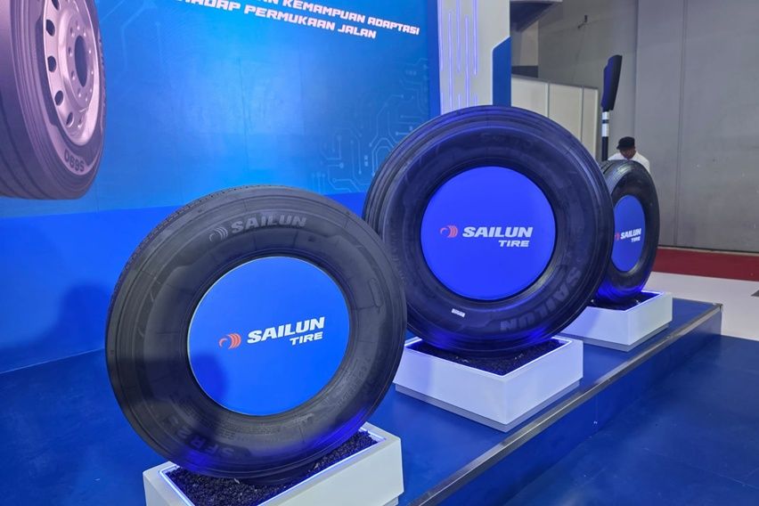 Ban Kendaraan Komersial S690 dan SFR25